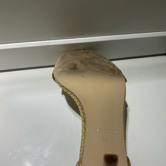 LILLY PULITZER GOLD SANDALS SIZE 7 - Picture 2 of 4